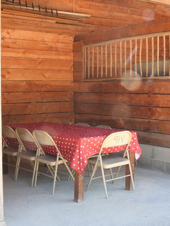 La Maison Ronde Et Ses 2 Cahutes Monthoiron Esterno foto